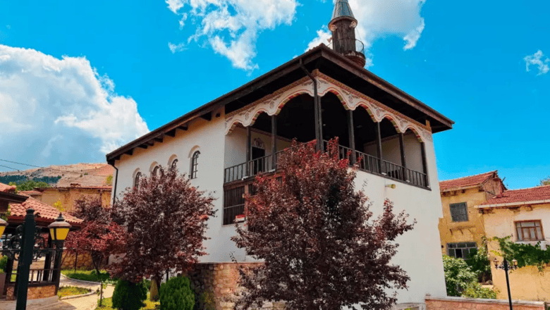 Çivisiz Camii