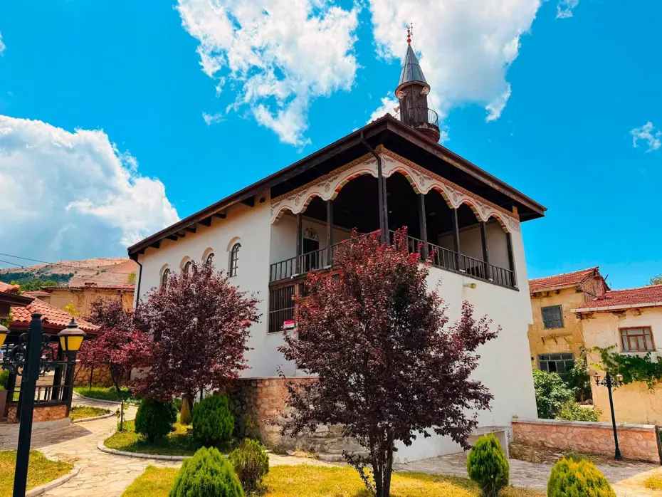 Çivisiz Camii