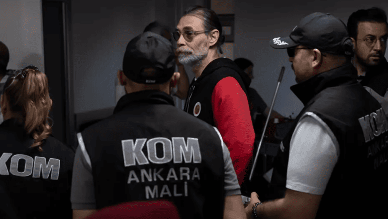 Erdal Beşikçioğlu