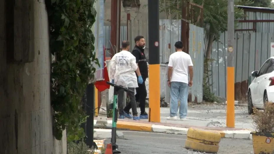 Polise bıçakla saldırı